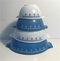 PYREX SNOWFLAKE CINDERELLA SET