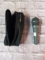 Peavy PVM 835 Microphone with Case, Has some
