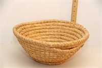 Rye straw basket with 2 handles - 14" dia.