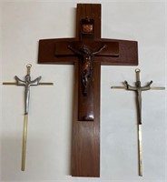 Gros crucifix cérémonial daté 1964 de 17'' + 2