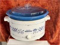 Vintage blue & white Rival crock pot