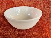 White Pyrex 403 mixing bowl