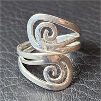 925 Silver Swirl Ring Size 9