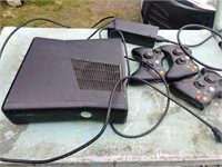 X-box 360 with 3 controllers - Untested