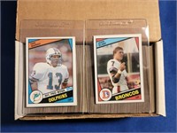 1984 TOPPS FOOTBALL SET W/ ELWAY AND