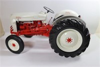 Die Cast Tractor 1953 Ford Tractor