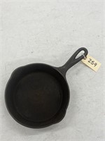 Wagner Ware No 4A Cast Iron Skillet