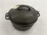 Wagner Ware 1266 Cast Iron Dutch Oven w/ Lid