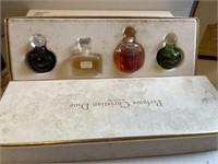 Mini Perfumes 4 Sets, 15 +\-