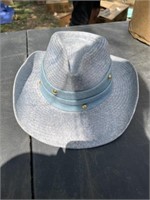 4+/- Vintage Ladies Hats