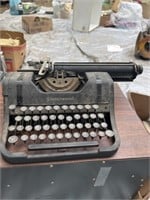 1 Sewing Machine, 1 Typewriter