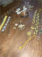 20+/- Pieces Vintage Jewelry, Katherine K,