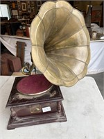 Copy of a traditional gramophone with brass speake