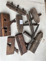 Collection 3 x planes and 4 carpenters clamp