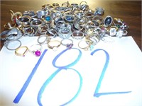 APPROX 100 COSTUME JEWELRY RINGS
