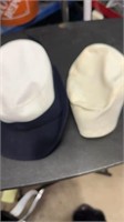 Official Navy nurse 1940 hats
White /blue
Size