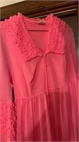Vintage pink nightgown
Womens size  large