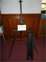 TRAVEL SIZE PORTABLE EASEL AND CASE