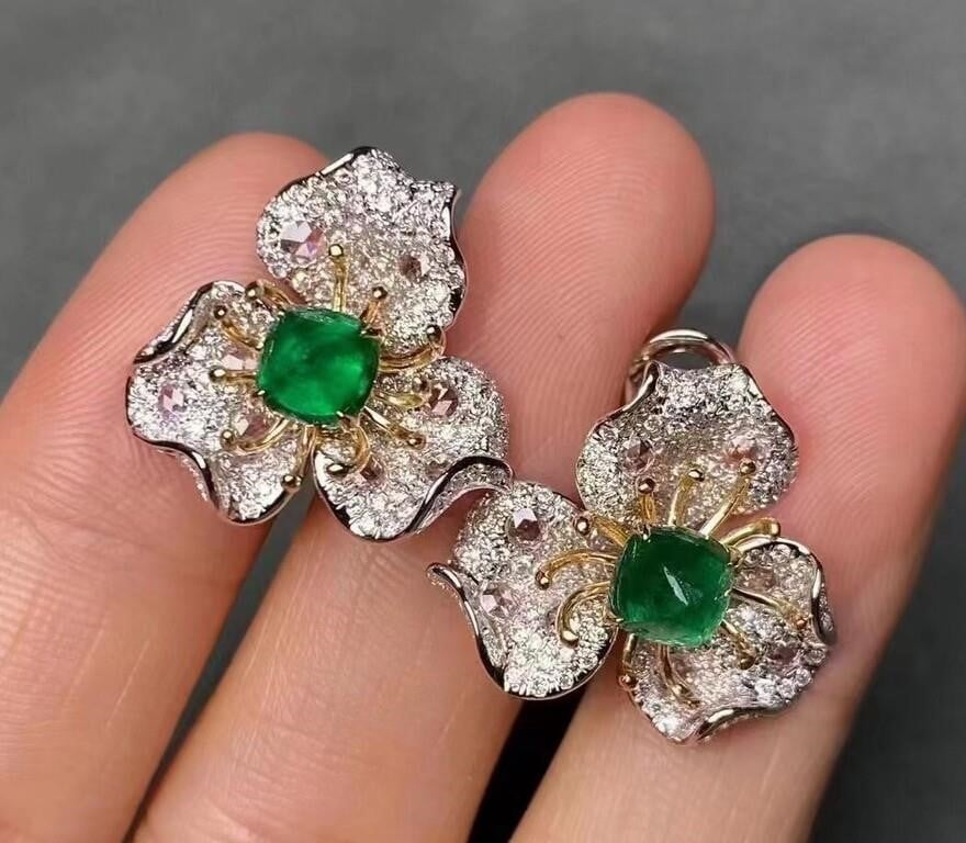 2.3ct Natural Emerald Eardrops, 18k gold