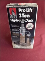 Pro Lift 2 Ton Hydraulic Jack
