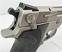 Smith & Wesson 5906 9mm Pistol