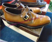 Slightly used leather dress shoe, size 12C