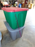 2-22 gallon totes with lids