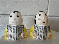 Vtg Anthropomorphic Egg Couple Newspaper Head S&P