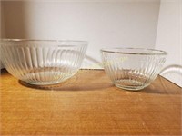 Vintage  Pyrex  10 cup / 3 cup Mixing  Bowls