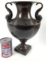 Vase décoratif (métal), hanse en forme de poisson