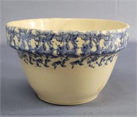 R.R.P. Roseville 7" Pottery Bowl