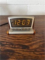 Alarm Clock Digital Model No. 0918. HK Design