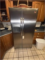 Frigidaire Stainless Steel Side by Side Refrigerat