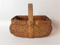 WHICKER HANDLED BASKET