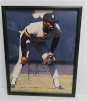 Detroit Tigers Larry Herndon Signed 8 x 10 Photo.