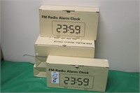 Lot of 4 FM Radio Alarm Clocks