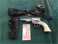 Toy Pistol & Gun Belt