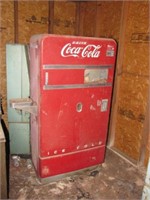 VINTAGE COCA COLA MACHINE  W/ WATER FOUNTAIN