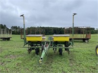 John Deere 7000 4R 36" Corn Planter