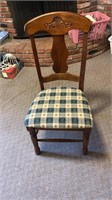 Lot of 6 farm house chairs 
Set of 6 wooden