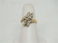 14K GOLD RING WITH 22 DIAMONDS