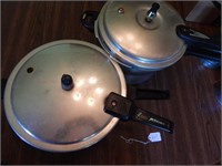 2 pressure cookers