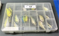 16 Crank Baits in Plastic Holder