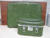 2 Pc Vintage Green Luggage