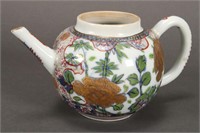 Chinese Qing Dynasty 18th Century Porcelain Teapot