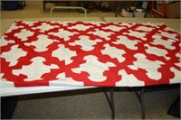 Red/White Polyester Quilt w/pointed Border