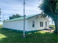 Country Home & Outbldgs on 1 +/- Ac., Perry, OK