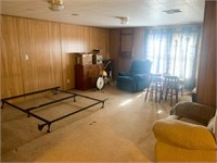 Country Home & Outbldgs on 1 +/- Ac., Perry, OK