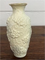 Unmarked lenox bud vase