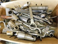Box of wrenches/Sockets